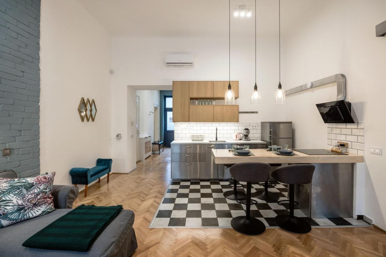 Industrial Fantasy Apartment 부다페스트 외부 사진